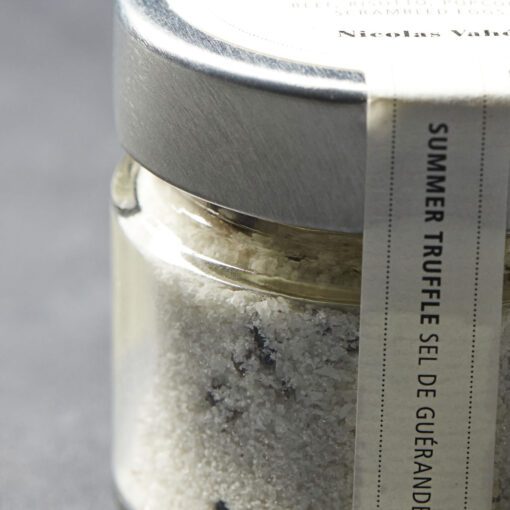 Salt with truffles